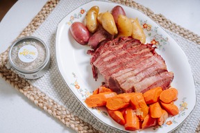 Classic Corned Beef with Cabbage & Potatoes