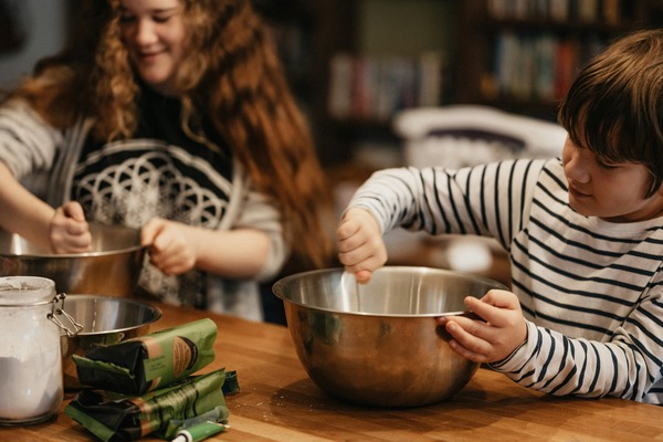 Family Cooks- Here’s How to Stay Sane in the Kitchen This Holiday Season